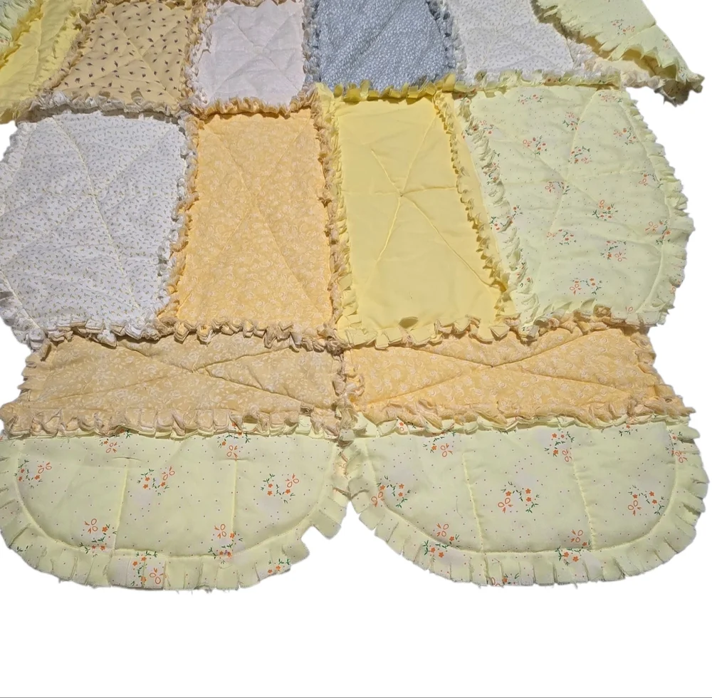 Patchwork Bear Quilt With Plush - Yellow and Cream - Picture 3 of 12